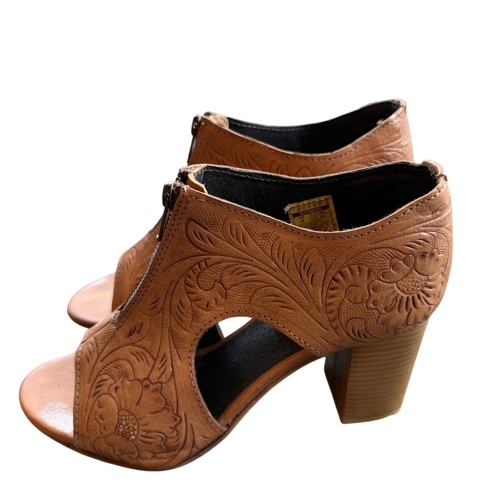 Roper Tooled Leather Floral Booties Womens 7 Tan Excellent Block Heel Sandals